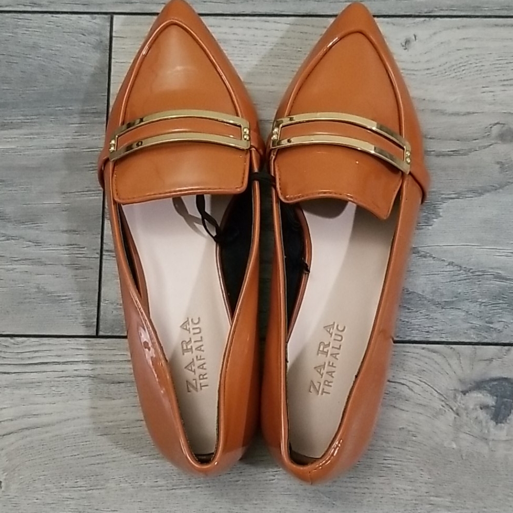 ZARA's tan loafers/flats SZ 37
